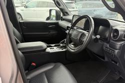 2024 Toyota Landcruiser Prado VX