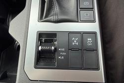 2024 Toyota Landcruiser Prado VX