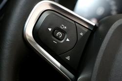 2021 Volvo XC40 T4 Momentum