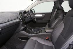 2021 Volvo XC40 T4 Momentum