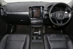 2021 Volvo XC40 T4 Momentum