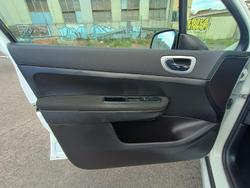 2005 Peugeot 307 XS T5 MY04 White