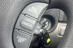 2013 Kia Grand Carnival Si