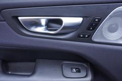 2021 Volvo XC60 T6 R-Design