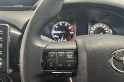 2025 Toyota Hilux SR