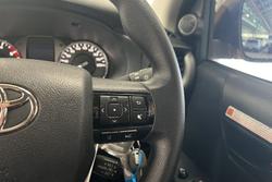 2025 Toyota Hilux SR