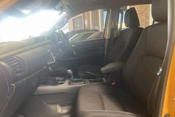 2025 Toyota Hilux SR