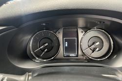 2025 Toyota Hilux SR