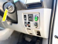 2010 Toyota Hilux SR KUN26R MY10 4X4 Glacier White