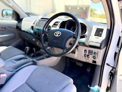 2010 Toyota Hilux SR KUN26R MY10 4X4 Glacier White