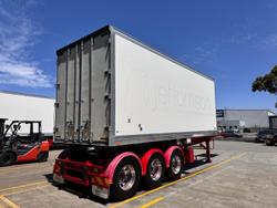 2012 Maxitrans St3 Lead A 12 Pallet High Cube Reefer Stacker