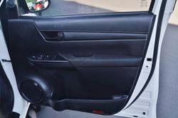 2017 Toyota Hilux SR