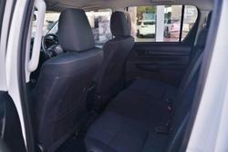 2024 Toyota Hilux SR