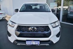 2024 Toyota Hilux SR