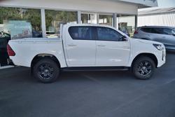 2024 Toyota Hilux SR