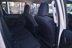 2024 Toyota Hilux SR