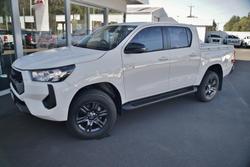 2024 Toyota Hilux SR