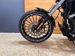 2017 HARLEY-DAVIDSON FXSB SOFTAIL BREAKOUT