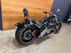 2017 HARLEY-DAVIDSON FXSB SOFTAIL BREAKOUT