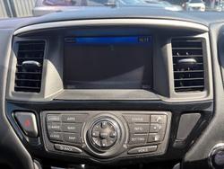 2019 Nissan Pathfinder ST-L