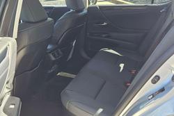 2024 Lexus ES ES300h Luxury