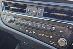 2024 Lexus ES ES300h Luxury