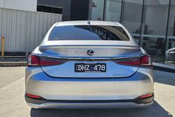 2024 Lexus ES ES300h Luxury