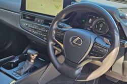 2024 Lexus ES ES300h Luxury