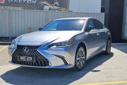 2024 Lexus ES ES300h Luxury