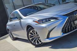 2024 Lexus ES ES300h Luxury