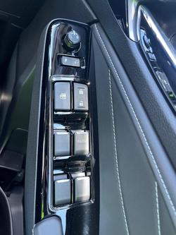 2025 Isuzu MU-X LS-T