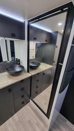 2024 Southern Cross Signature Series 22' Slide-Out