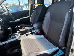 2022 Nissan Navara SL