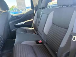 2022 Nissan Navara SL