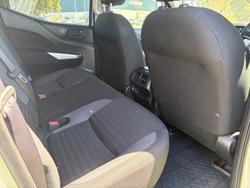 2022 Nissan Navara SL