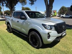 2022 Nissan Navara SL