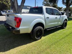 2022 Nissan Navara SL