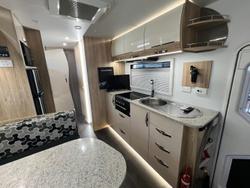 2019 Golf Tourer Bunk