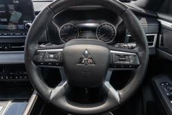 2023 Mitsubishi Outlander LS Black Edition