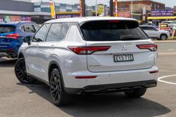 2023 Mitsubishi Outlander LS Black Edition