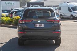 2024 Mitsubishi Outlander ES
