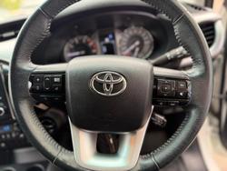 2023 Toyota Hilux SR5