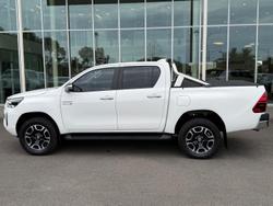 2023 Toyota Hilux SR5