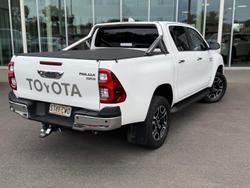2023 Toyota Hilux SR5