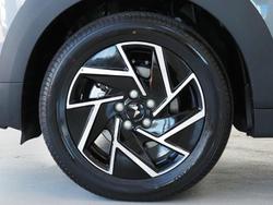 2025 Mahindra XUV3XO AX7L