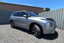 2023 Mitsubishi Outlander Exceed Tourer