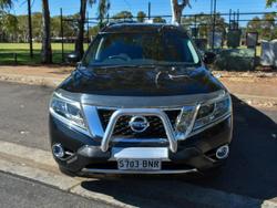 2016 Nissan Pathfinder ST