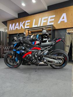 2025 BMW Motorrad M 1000 R COMPETITION BLACK STORM METALLIC M SPORT