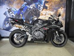Honda CBR1000RR (fireblade)