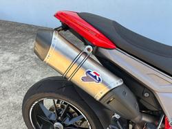 2017 DUCATI 939 HYPERMOTARD Red